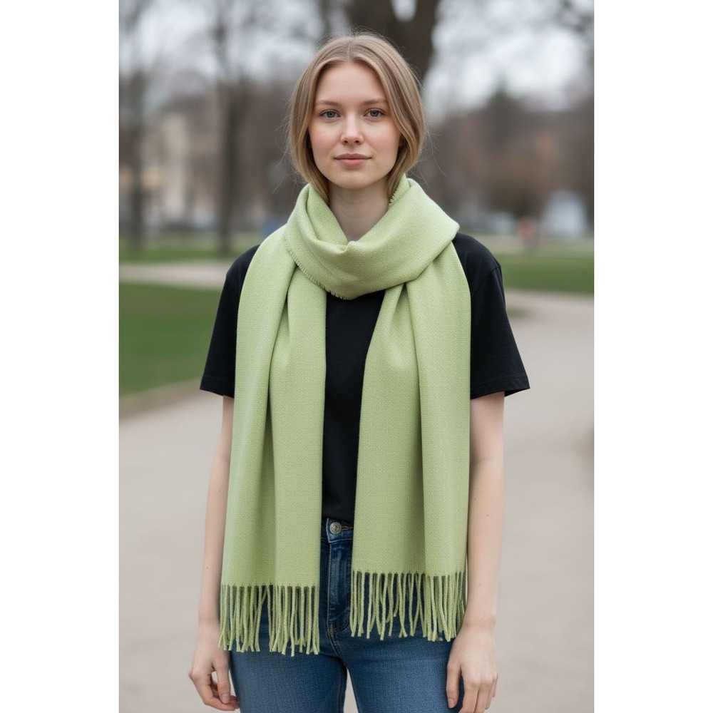 Luxuriously Soft 100% Kashmore by‎ Bellemonde Scarf Green 29.5" x 12.5"